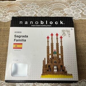 Sagrada Familia Micro-Sized Building Block Set - Brown